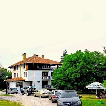 Чичо Томовата Колиба Tryavna Exterior photo