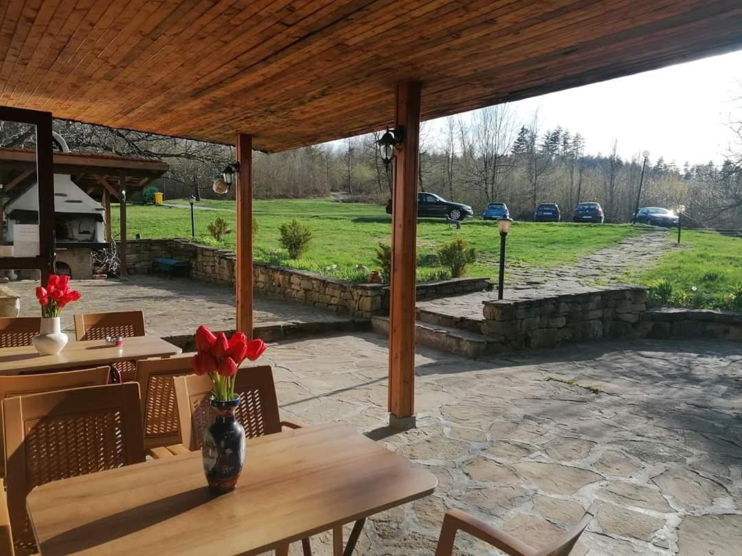 Чичо Томовата Колиба Hotel Tryavna Exterior photo