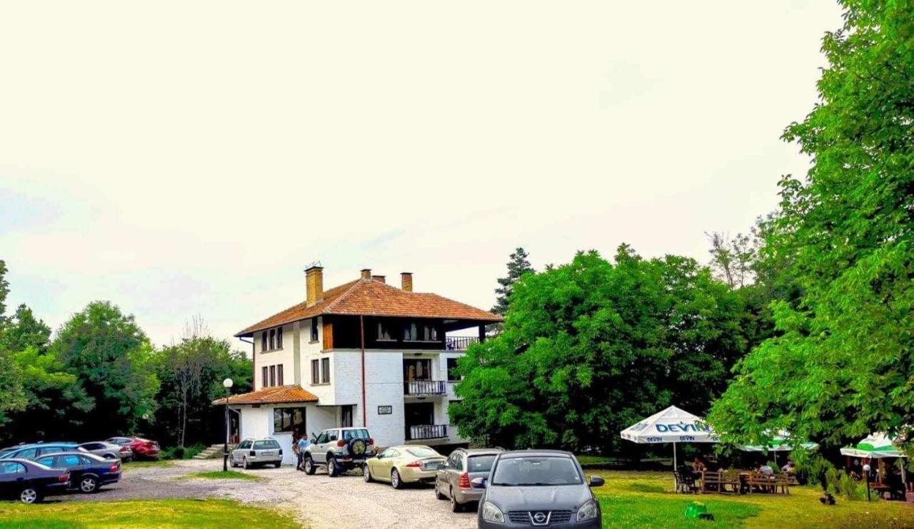 Чичо Томовата Колиба Hotel Tryavna Exterior photo